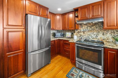 559 Mcgraw Street Seattle WA 98109
