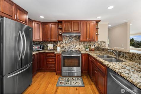559 Mcgraw Street Seattle WA 98109