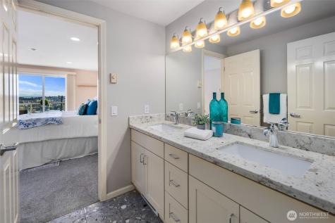 559 Mcgraw Street Seattle WA 98109