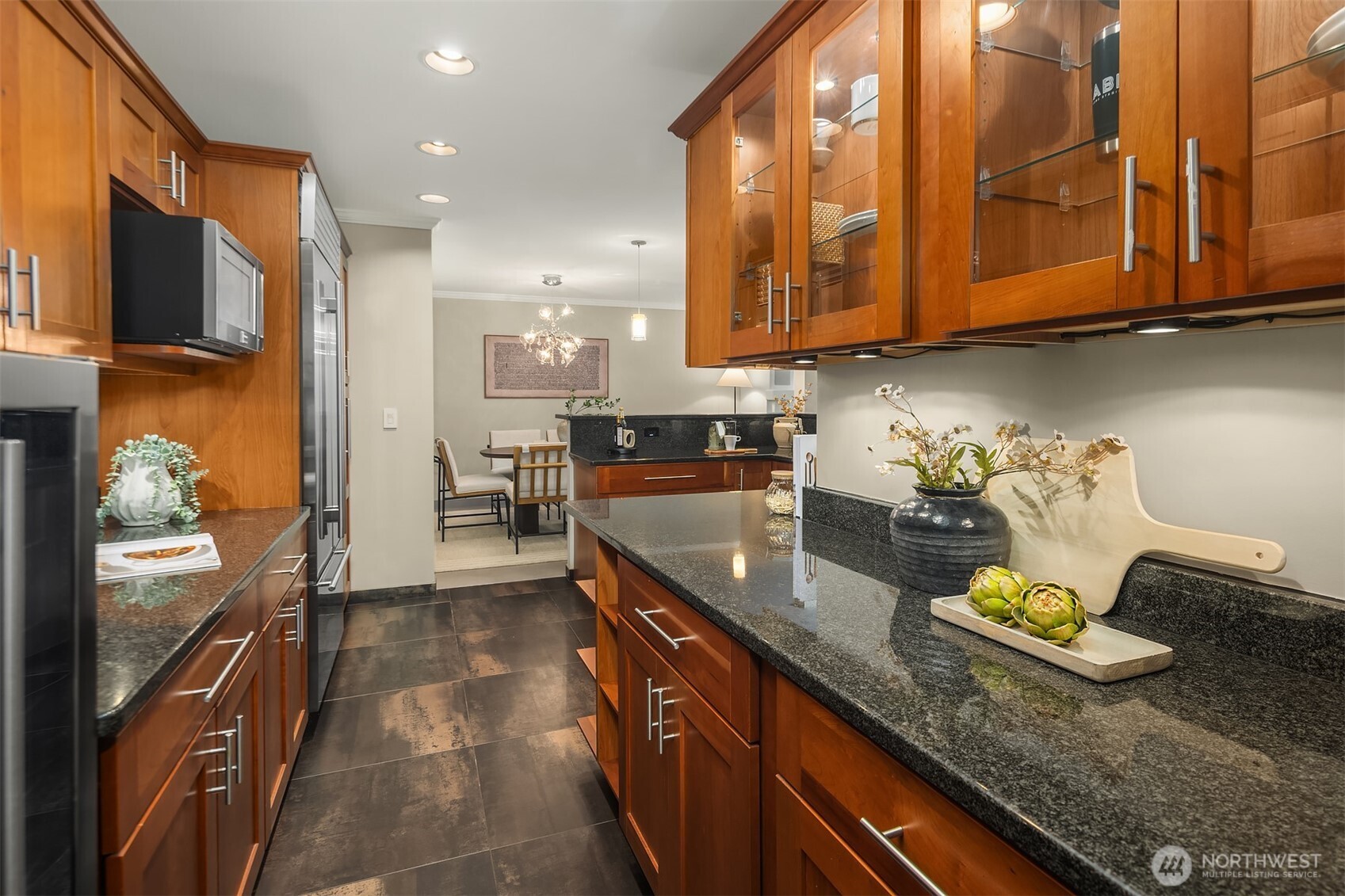 2565 Dexter Ave N Seattle WA 98109