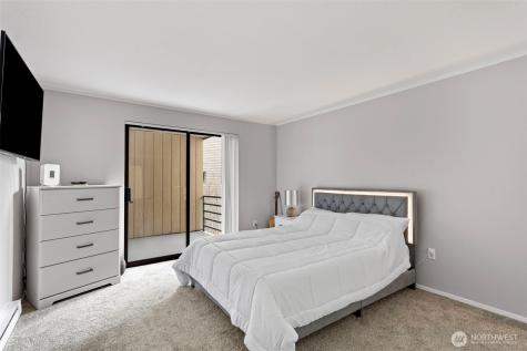 3256 SW Avalon Way Seattle WA 98126