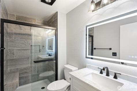 3256 SW Avalon Way Seattle WA 98126