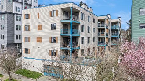 3256 SW Avalon Way Seattle WA 98126