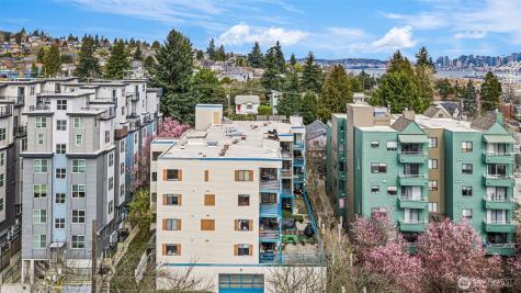 3256 SW Avalon Way Seattle WA 98126