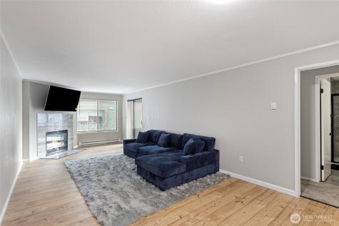 3256 SW Avalon Way Seattle WA 98126
