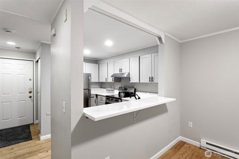 3256 SW Avalon Way Seattle WA 98126