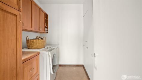 2716 Elliott Avenue Seattle WA 98121