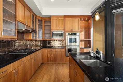2716 Elliott Avenue Seattle WA 98121