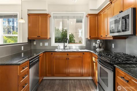 530 4th Avenue W Seattle WA 98119