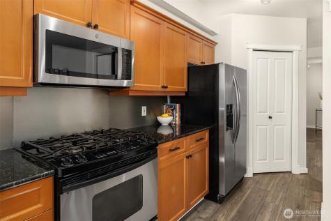 530 4th Avenue W Seattle WA 98119