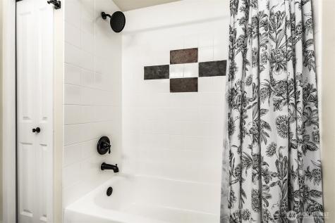 530 4th Avenue W Seattle WA 98119