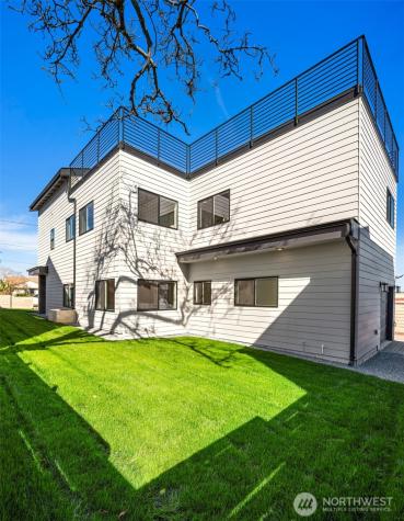 9846 62nd Avenue S Seattle WA 98118