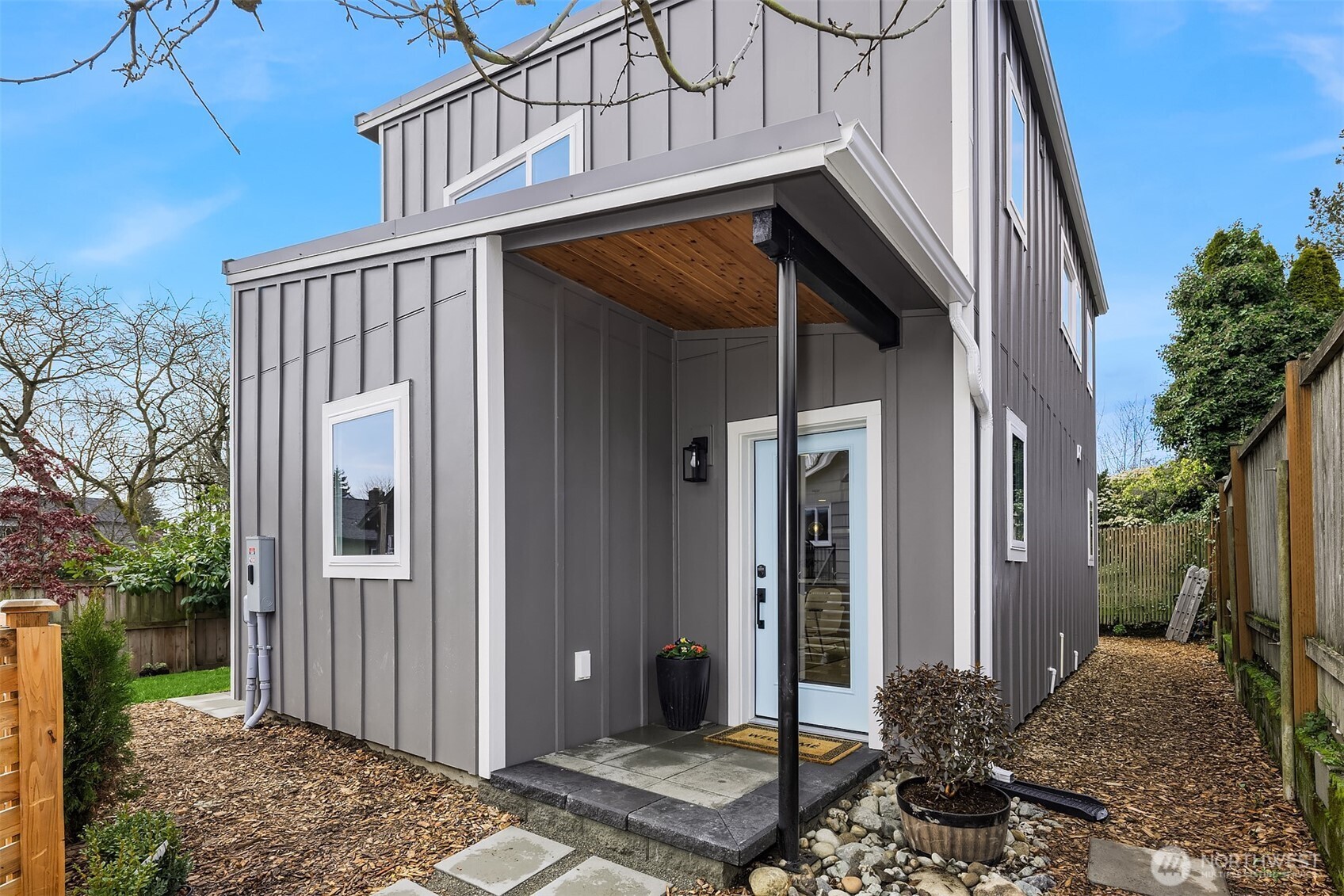 7521 12th Avenue NW Seattle WA 98117