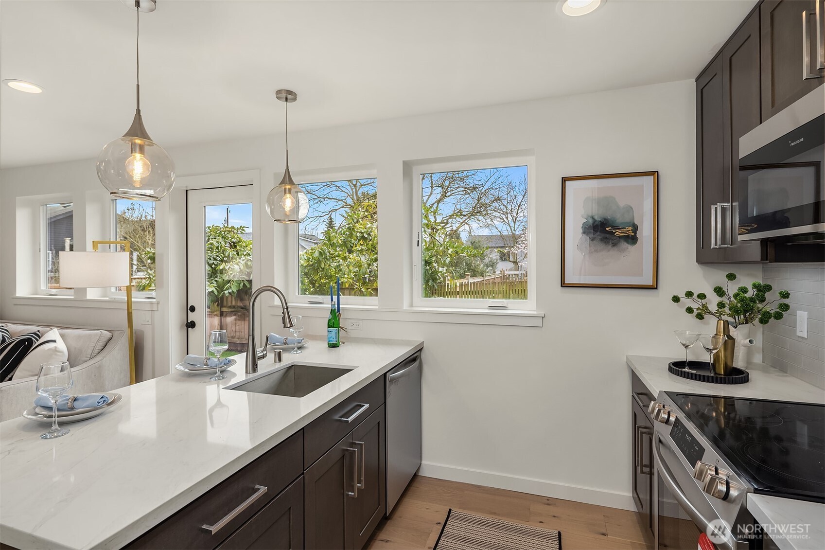7521 12th Avenue NW Seattle WA 98117