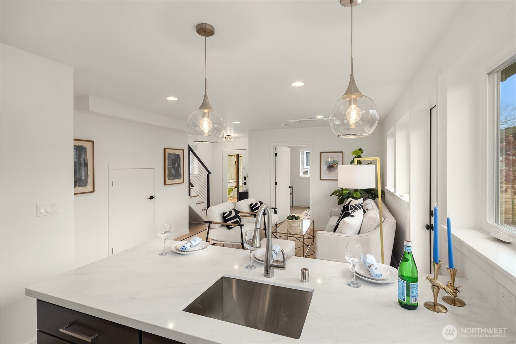 7521 12th Avenue NW Seattle WA 98117
