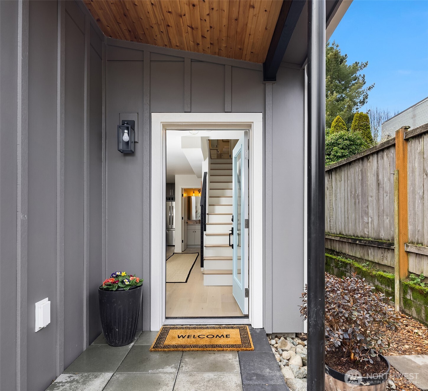 7521 12th Avenue NW Seattle WA 98117