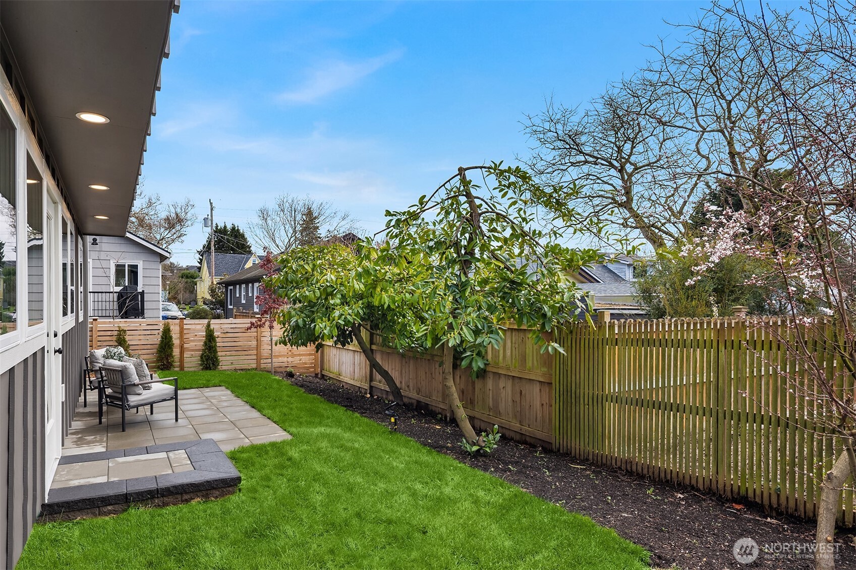 7521 12th Avenue NW Seattle WA 98117