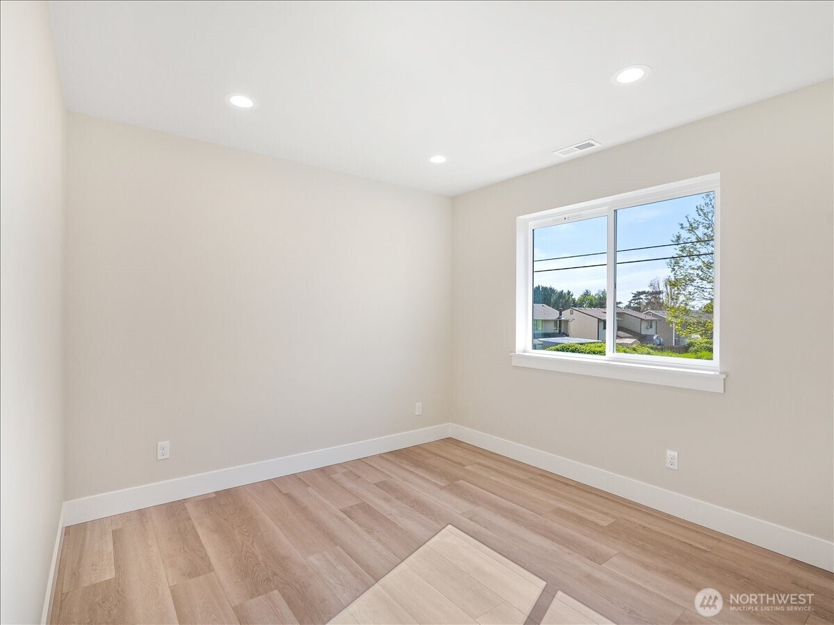 5701 Parker Road E Sumner WA 98390