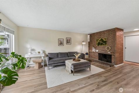 15214 NE 8th Street Bellevue WA 98005