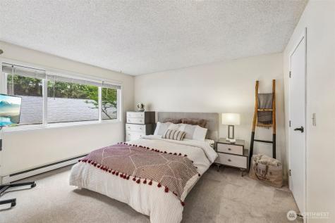 15214 NE 8th Street Bellevue WA 98005