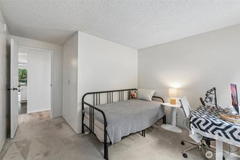 15214 NE 8th Street Bellevue WA 98005