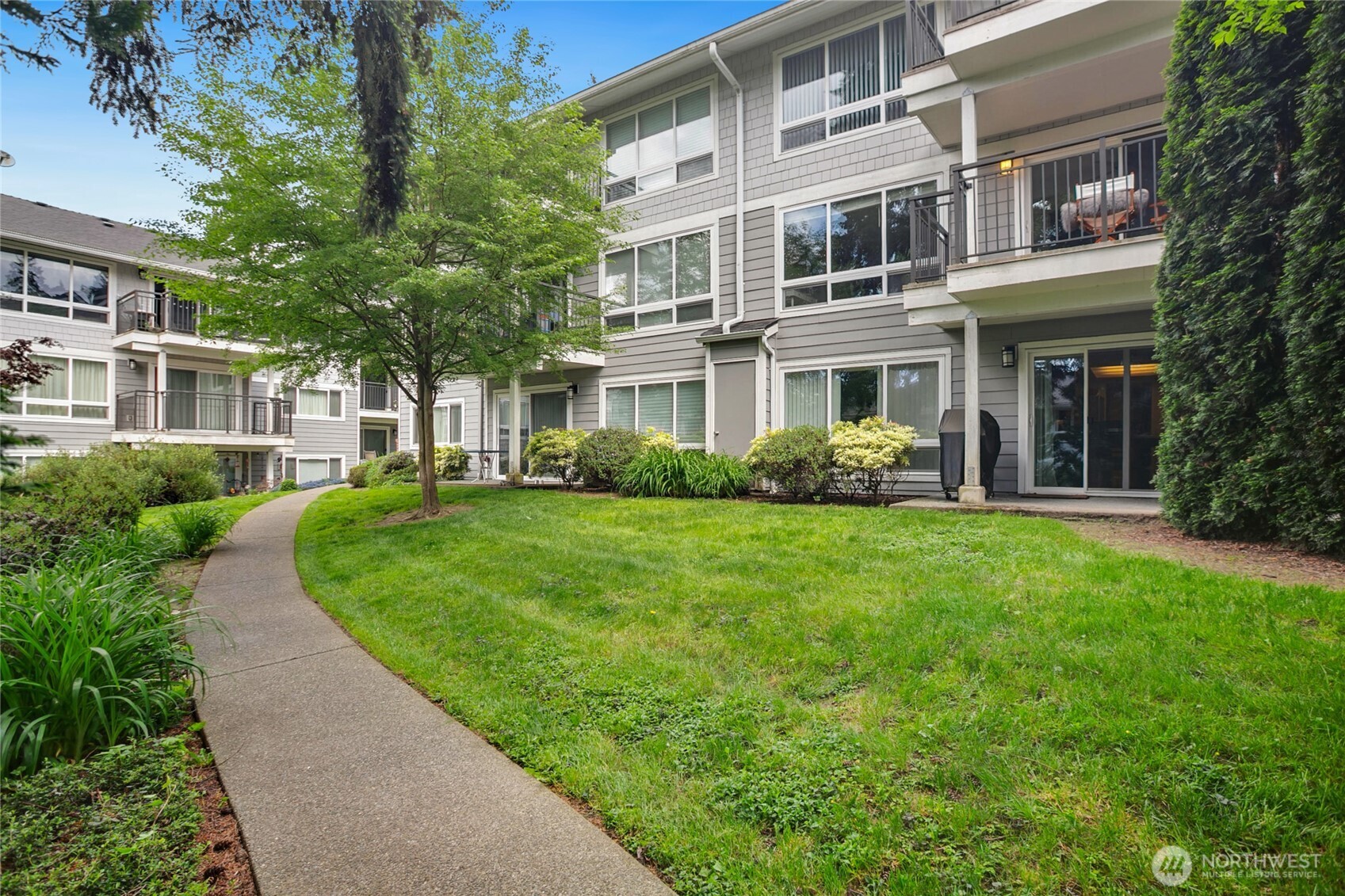 15214 NE 8th Street Bellevue WA 98005