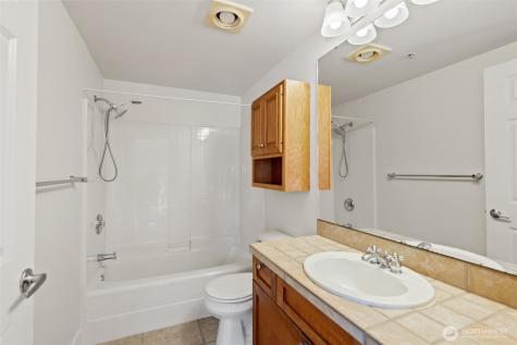 123 Queen Anne Avenue N Seattle WA 98109