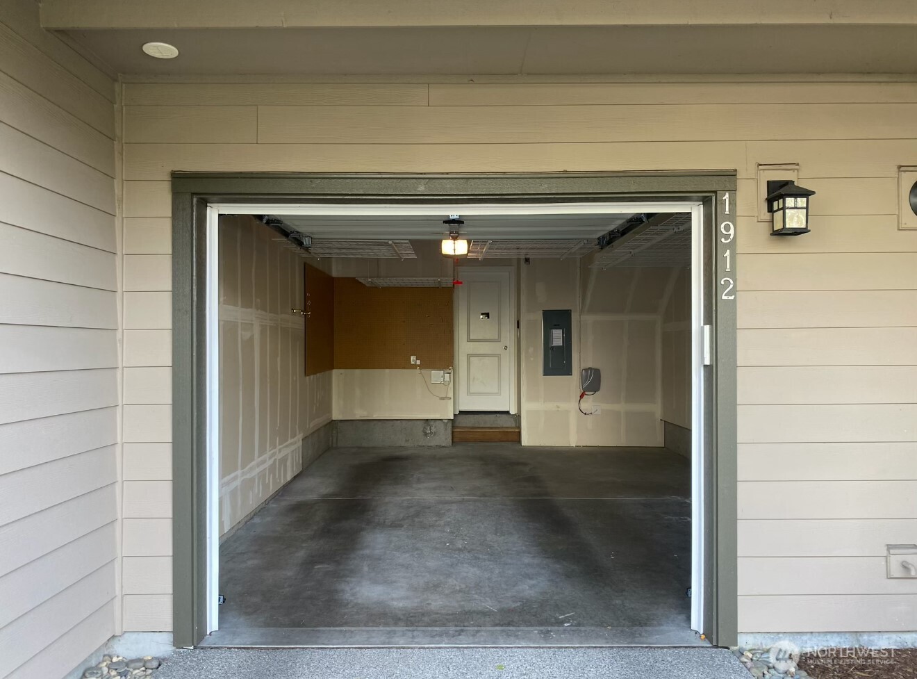 1912 113th Place SE Everett WA 98208