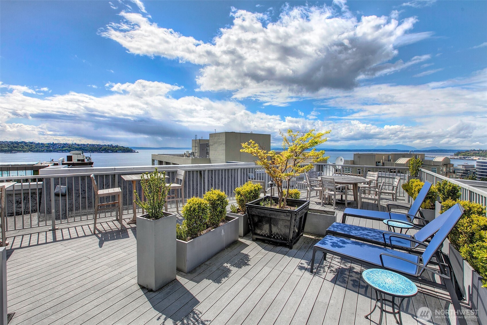76 Cedar Street Seattle WA 98121