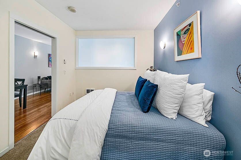 76 Cedar Street Seattle WA 98121