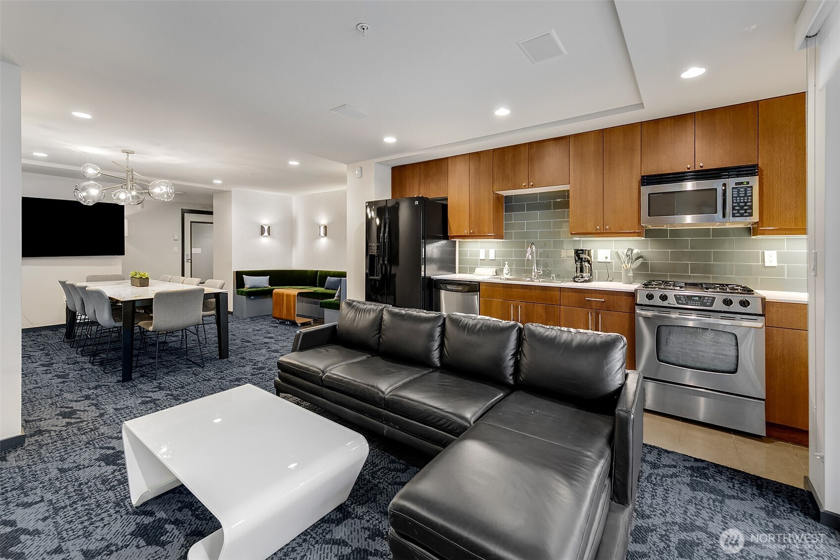 76 Cedar Street Seattle WA 98121