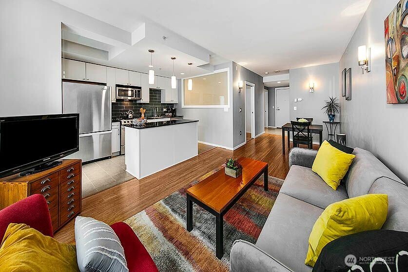 76 Cedar Street Seattle WA 98121