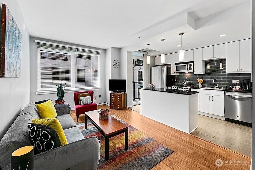 76 Cedar Street Seattle WA 98121