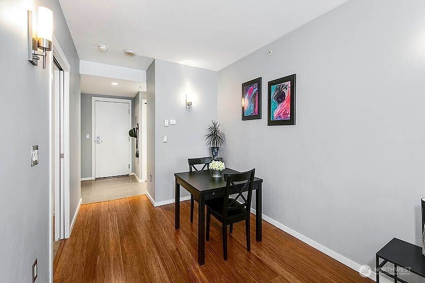 76 Cedar Street Seattle WA 98121