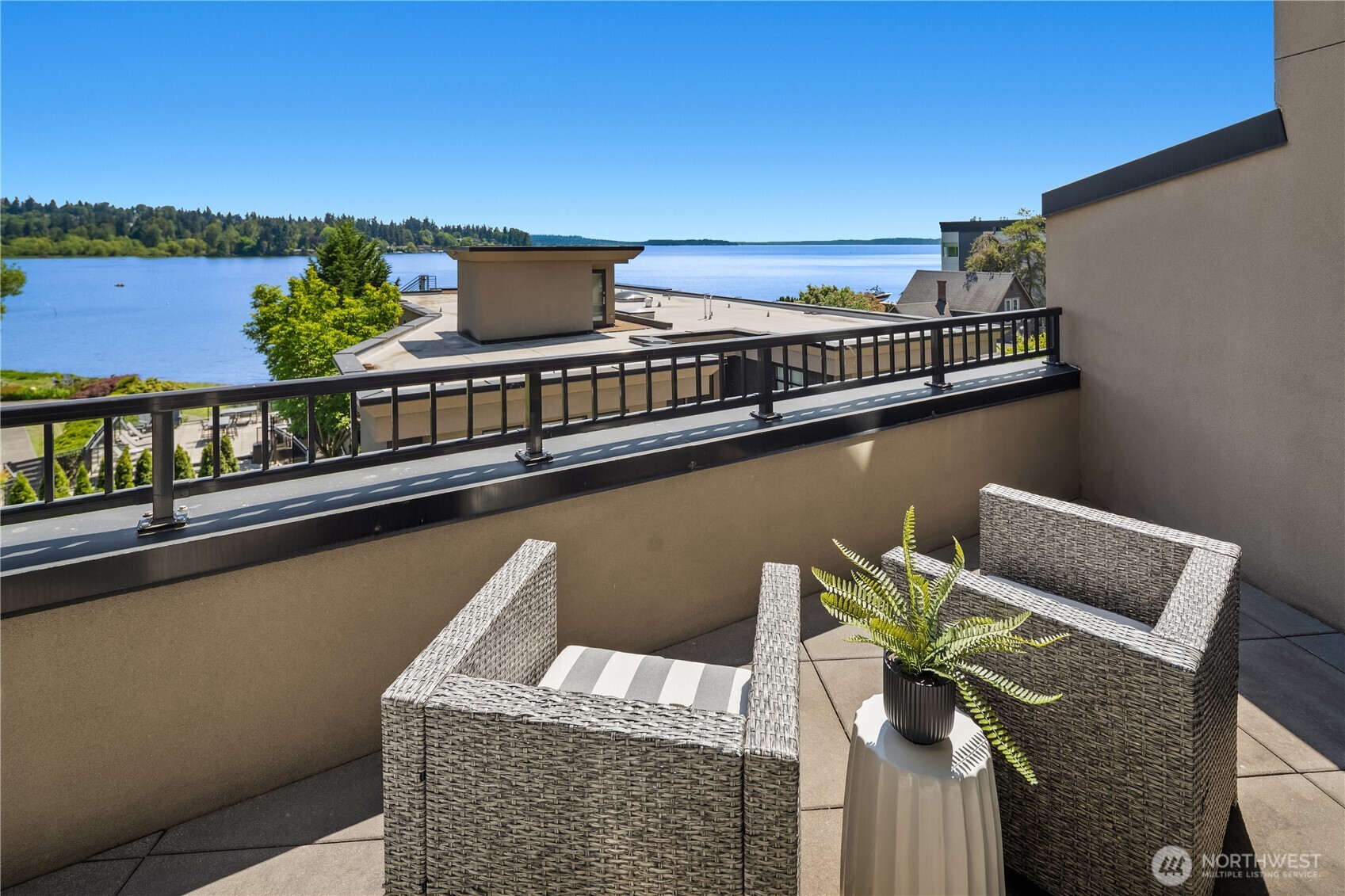 9123 NE Juanita Drive Kirkland WA 98034