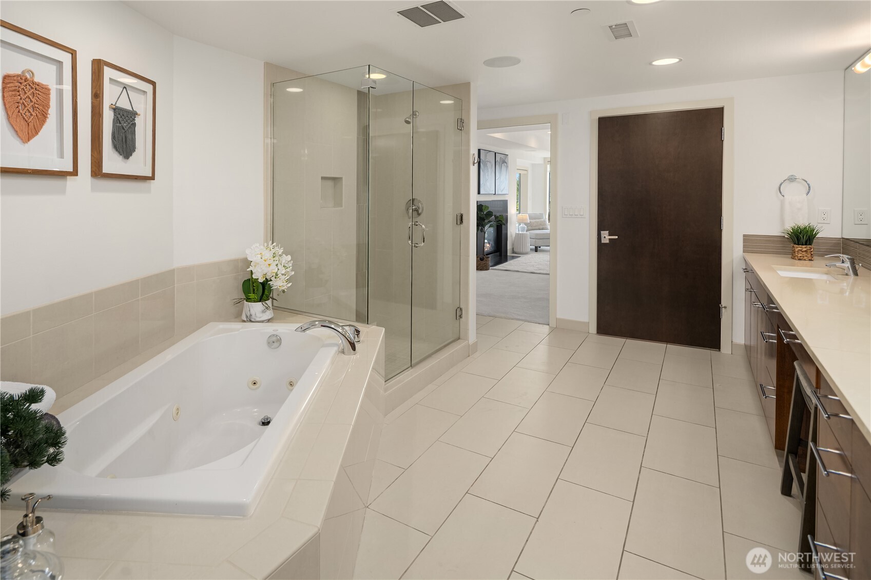 9123 NE Juanita Drive Kirkland WA 98034