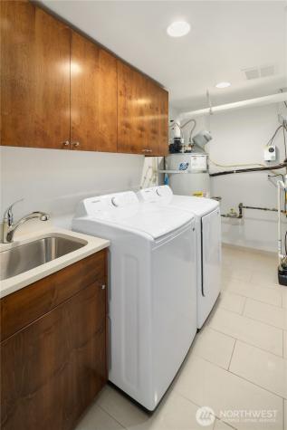 9123 NE Juanita Drive Kirkland WA 98034