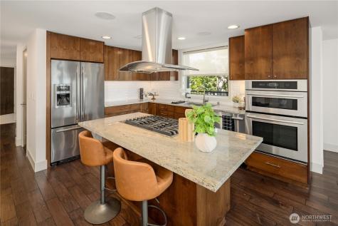 9123 NE Juanita Drive Kirkland WA 98034