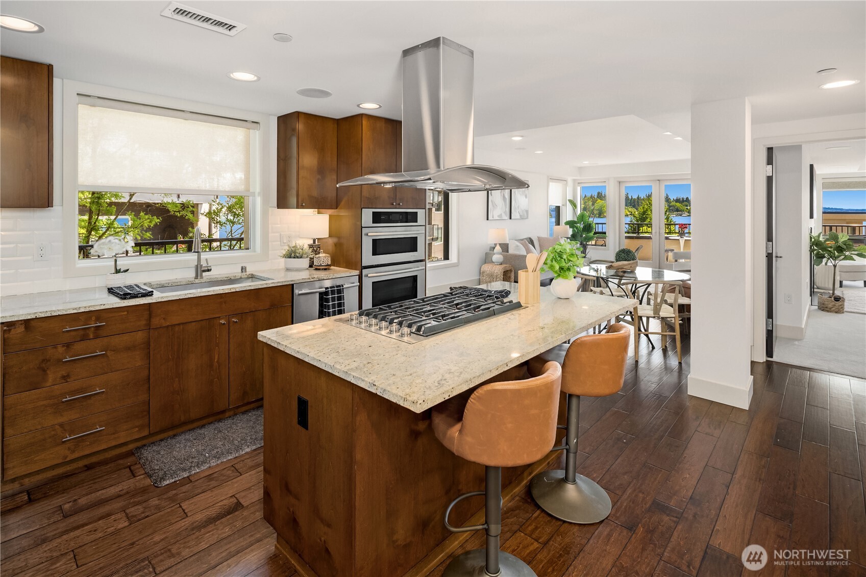 9123 NE Juanita Drive Kirkland WA 98034