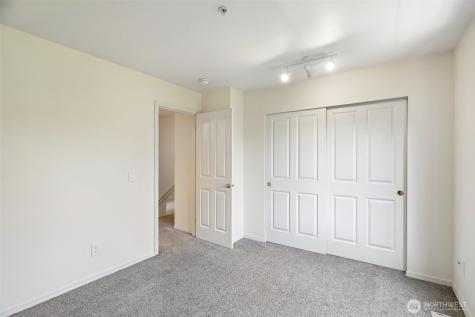 23220 63rd Place S Kent WA 98032