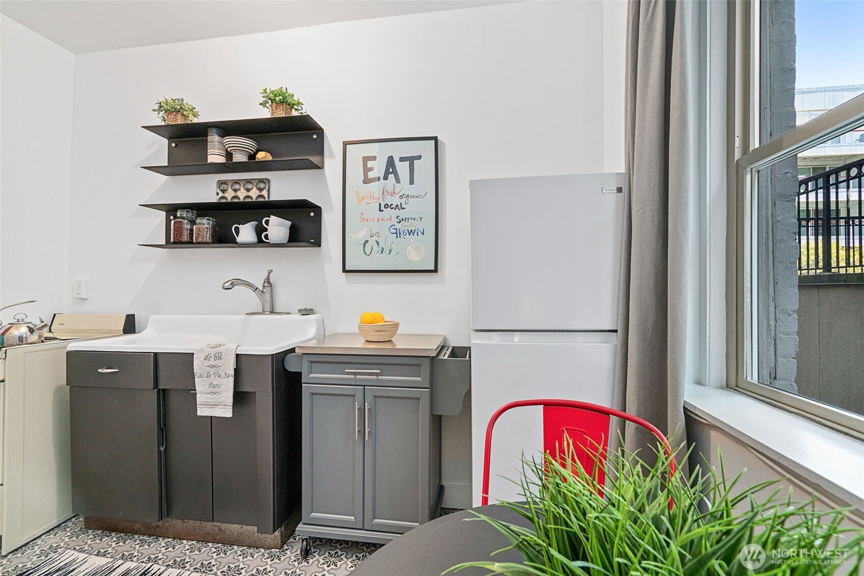 7 Harrison Street Seattle WA 98109