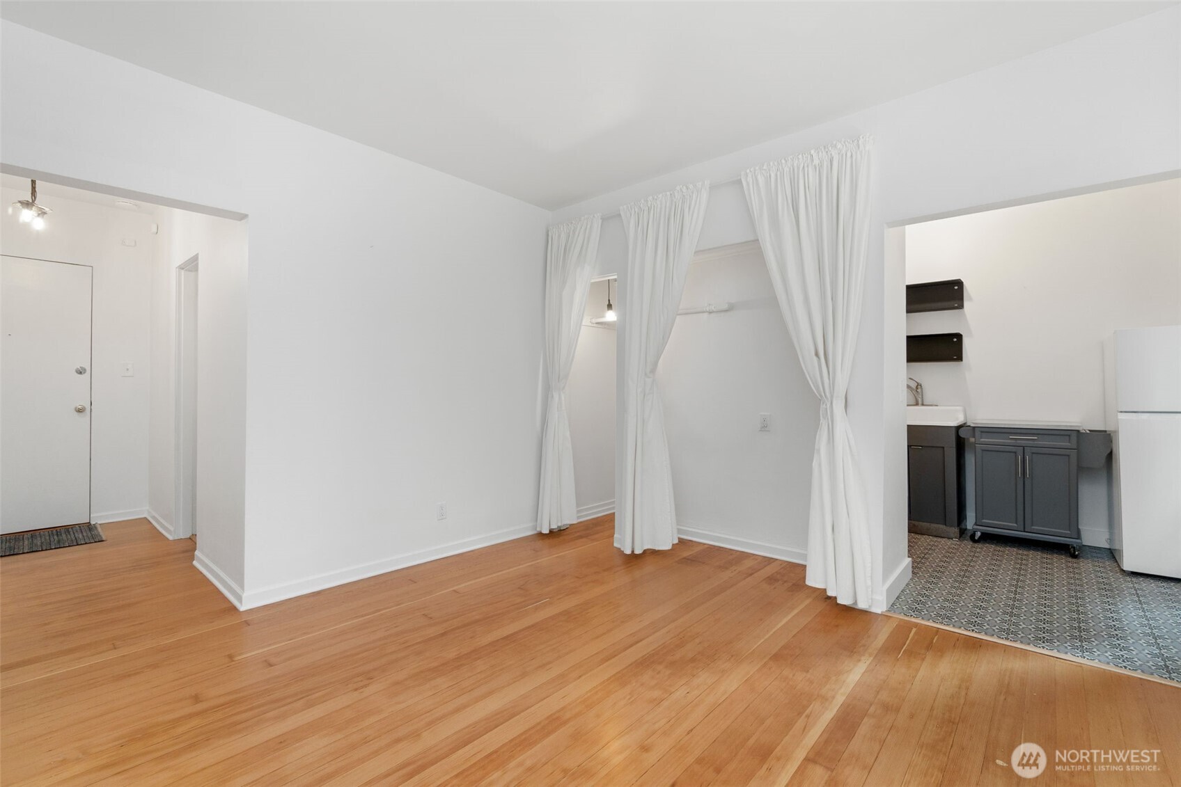 7 Harrison Street Seattle WA 98109