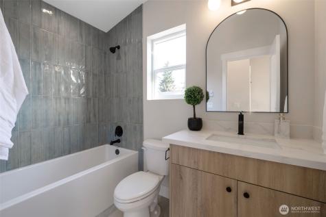 1605 SW Kenyon Street Seattle WA 98106