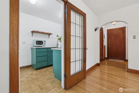 408 Bellevue Avenue E Seattle WA 98102