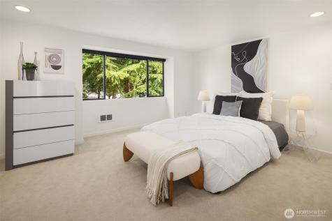 379 100th Avenue NE Bellevue WA 98004