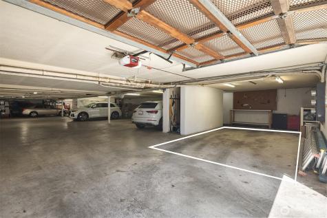 379 100th Avenue NE Bellevue WA 98004