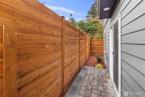 806 S Rose Street Seattle WA 98108