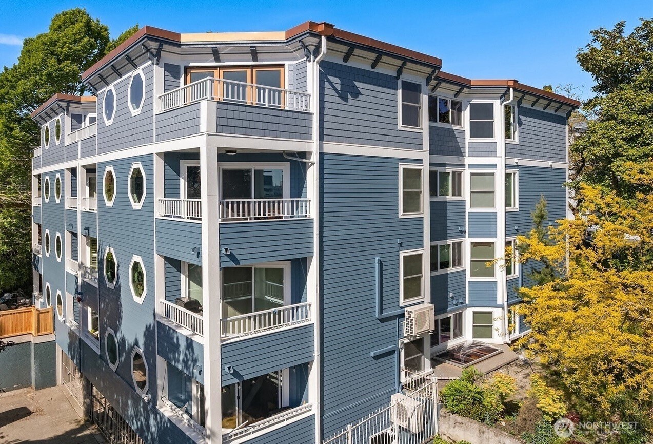 303 13th Avenue E Seattle WA 98102