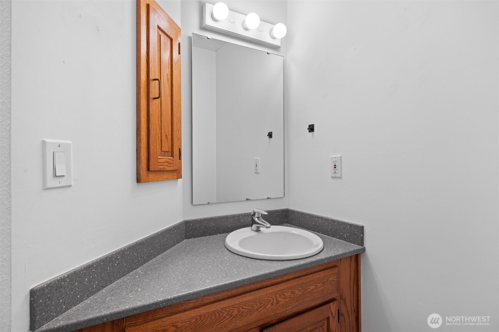 303 13th Avenue E Seattle WA 98102