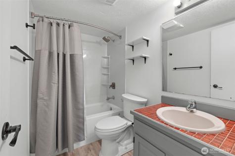 303 13th Avenue E Seattle WA 98102